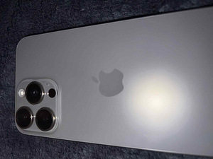 Apple 15 pro Max 256 (3 foto / 4)