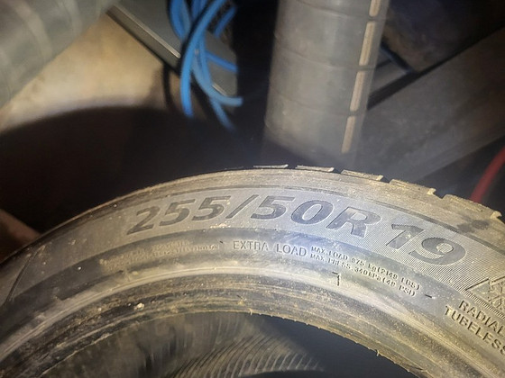 Бу зимняя резина 255/50 r 19