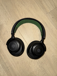 Steelseries наушники (2 фото из 2)
