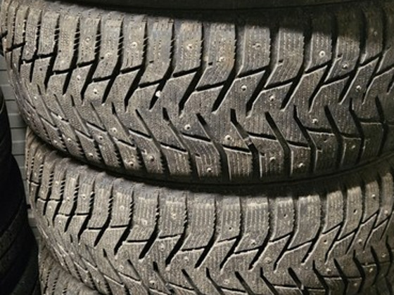 Зимние шины 235 60 R18