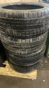 Yokohama 285/45 r22 (4 фото из 4)