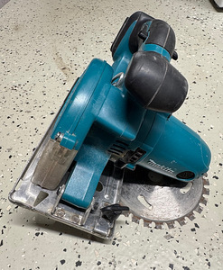Akumetallisaag Makita DCS550 (2 foto / 4)