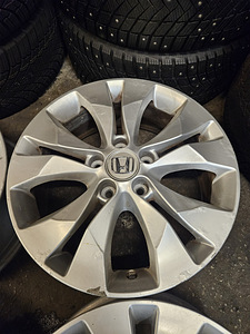 Honda Оригинальные диски R 17 (3 фото из 4)