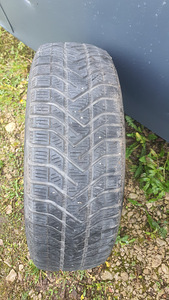 Зимние шины 195/65 r15 (2 фото из 3)