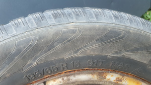 Зимние шины 195/65 r15 (3 фото из 3)