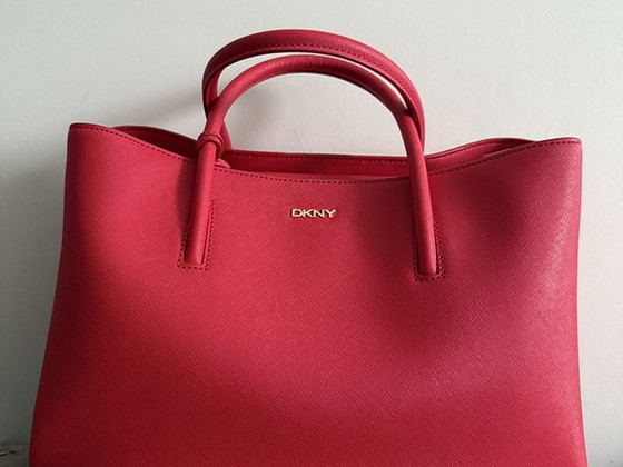 DKNY