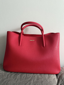 DKNY (1 foto / 2)