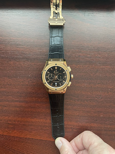 Часы Hublot (3 фото из 7)