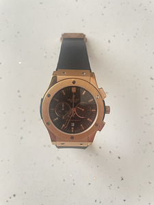 Часы Hublot (2 фото из 7)