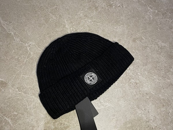 Müüan Stone Island Mütsid