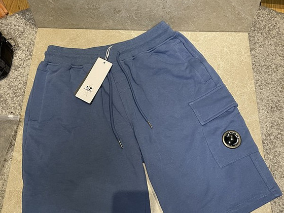 Müüan shortid CP Company