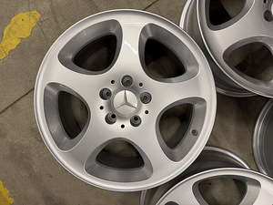 17" оригинальные диски Mercedes-Benz Sador 5x112 (4 фото из 8)