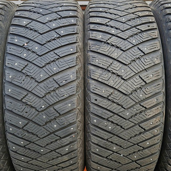 R17 Goodyear 245/65/17 - 7mm - 95% naelad