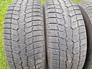 225/60 R18 зимние шины Toyo Observe GSi100H (2 фото из 3)