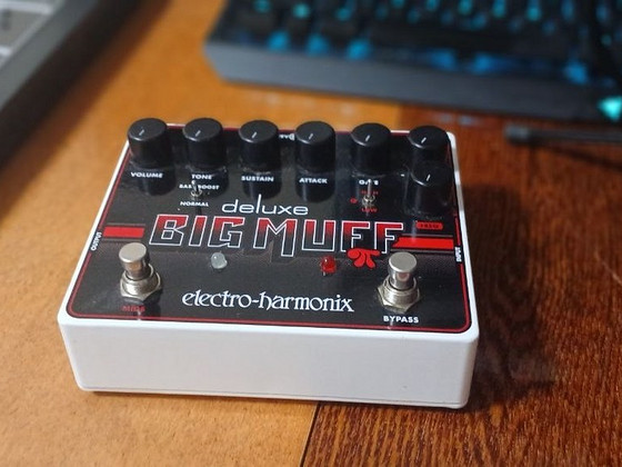 Electro-harmonix big muff deluxe