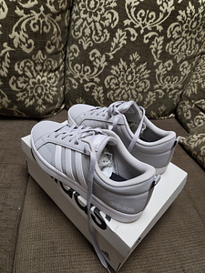 Adidas vabaajajalatsid (2 foto / 4)