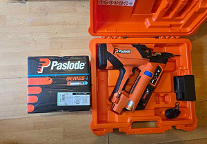 Гвоздезабивной пистолет Paslode IM90Xi + новая коробка гвозд (4 фото из 5)