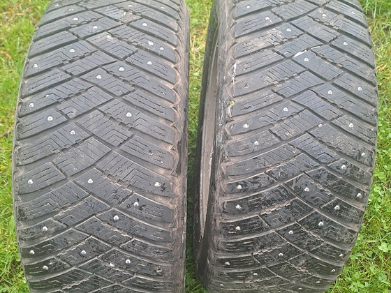 Goodyear Ultra Grip 235/55R17