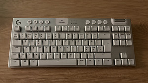 Logitech G915 TKL Lightspeed Wireless (Тактильная) (1 фото из 3)