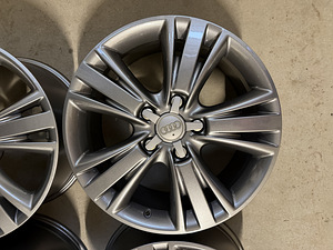 19" Audi Q7 originaalveljed 5x130 (sobib ka Touareg Cayenne) (3 foto / 8)