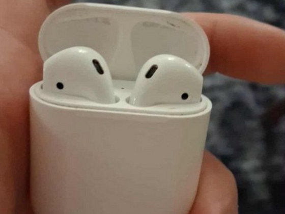Apple AirPods
