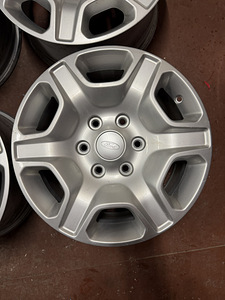 17" оригинальные диски Ford Ranger 6x139,7 (2 фото из 8)