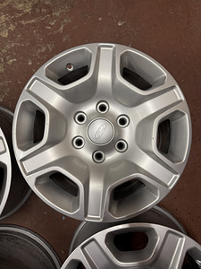 17" оригинальные диски Ford Ranger 6x139,7 (3 фото из 8)