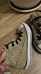 Converse размер 30 (2 фото из 2)