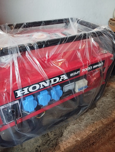 Профессиональный генератор Honda (1 фото из 1)
