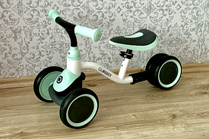 Laste tasakaaluratas Globber Learning Bike (2 foto / 9)