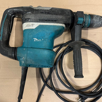 Makita Перфоратор HR4013C