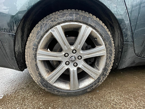 JAGUAR XF 3,0 DIISEL, VARUOSAD (9 foto / 10)