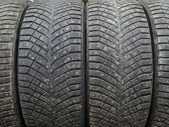 R22 Michelin X-Ice North 4 285/45/22 - 95% износ