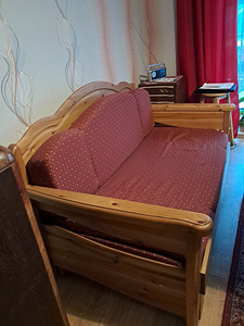 Müüa täispuidust heas seisukorras lahtikäiv diivan (1 foto / 1)