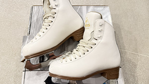 Jackson Artiste uisud 3 C / 33EU (1 foto / 5)