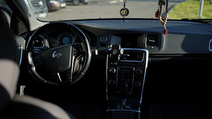Volvo S60 AWD D5 2.4 151 kW (4 foto / 6)