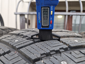 R18 Goodyear 265/60/18 - 10мм - 100% шипы - НОВЫЕ (2 фото из 3)