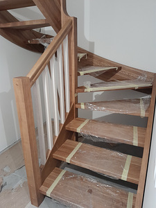 Valmistan eritellimusel uksi, treppe ja mööblit! (1 foto / 5)