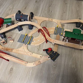 Комплект железной дороги Brio Railway Deluxe