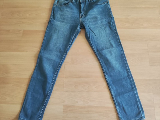 ПРОДАЮТСЯ СОВЕРШЕННО НОВЫЕ МУЖСКИЕ ДЖИНСЫ PRADA W31/L32