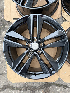 19" оригинальные диски Ford 5x114,3 + датчики (9 фото из 9)