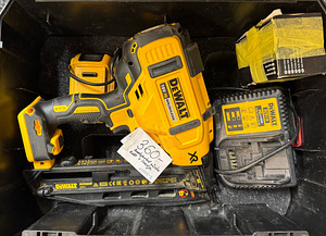 DeWalt DCN660 naelpüstol (1 foto / 2)