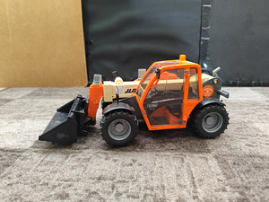Игрушка BRUDER погрузчик. (1 фото из 5)