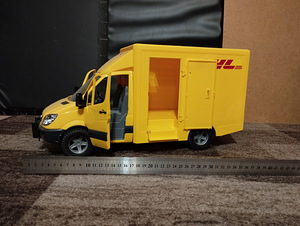 Mänguasi BRUDER kulleribuss DHL. (1 foto / 4)