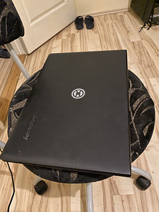 Laptop (4 foto / 4)