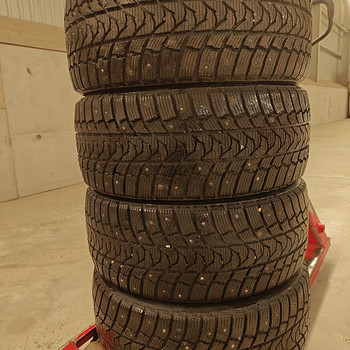 М: Зимние шины 225/45 R17