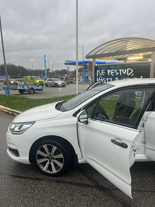 Citroen c4 2017 1.6 (3 foto / 13)
