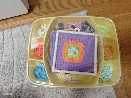 Lego dots