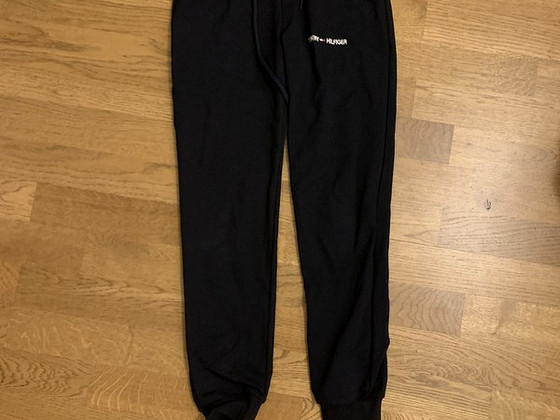 Tommy Hilfiger püksid