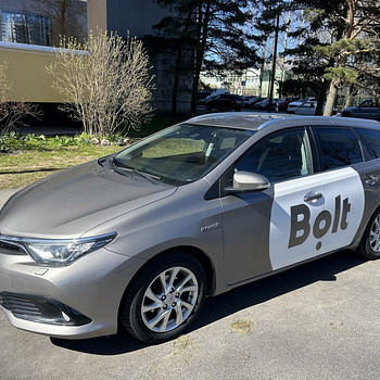 Toyota Auris Hybrid/LPG Bolt/UBER
